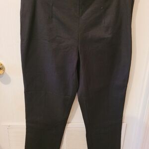 Classic Black Capris